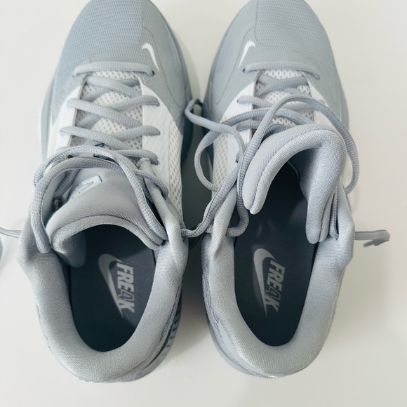 Nike Freak 4 - Picture 4 of 9